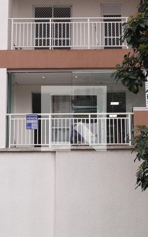 Apartamento à venda com 47m², 2 quartos e 1 vagaPlaca instalada na sacada do imóvel (1º andar)