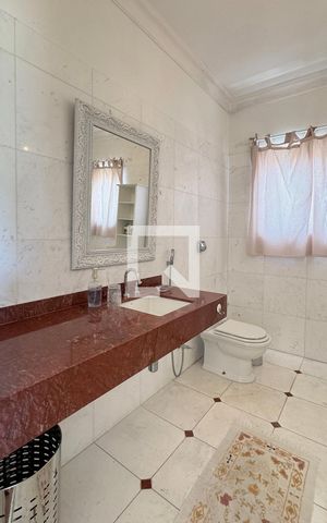 Casa de condomínio à venda com 614m², 4 quartos e 6 vagasBanheiro da Suíte 3
