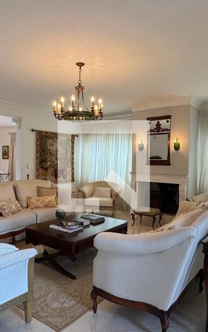 Casa de condomínio à venda com 614m², 4 quartos e 6 vagasSala