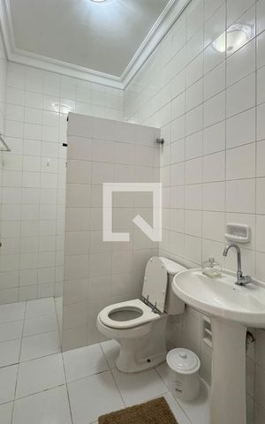 Casa de condomínio à venda com 614m², 4 quartos e 6 vagasBanheiro de serviço