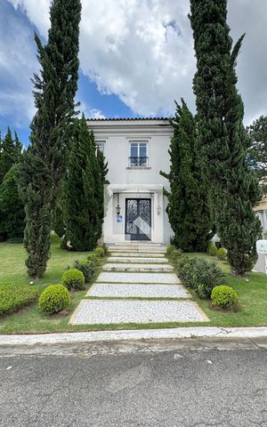 Casa de condomínio à venda com 614m², 4 quartos e 6 vagasFachada
