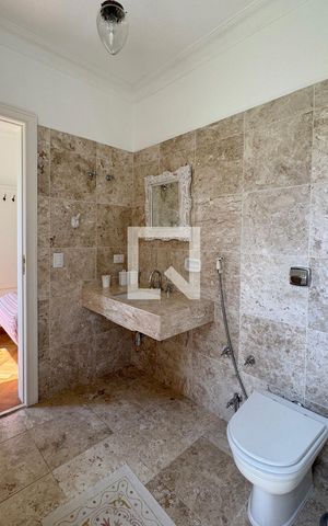 Casa de condomínio à venda com 614m², 4 quartos e 6 vagasBanheiro da Suíte 2