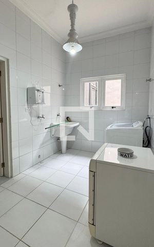 Casa de condomínio à venda com 614m², 4 quartos e 6 vagasÁrea de Serviço