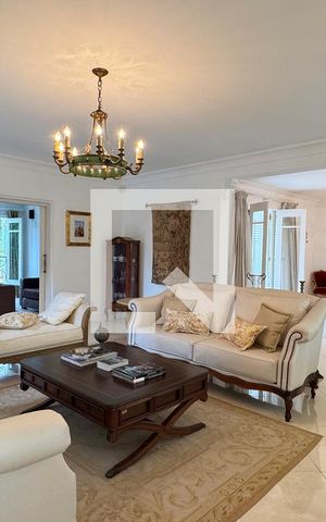 Casa de condomínio à venda com 614m², 4 quartos e 6 vagasSala