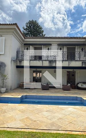 Casa de condomínio à venda com 614m², 4 quartos e 6 vagasPiscina