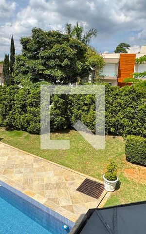 Casa de condomínio à venda com 614m², 4 quartos e 6 vagasvista da Suíte 3