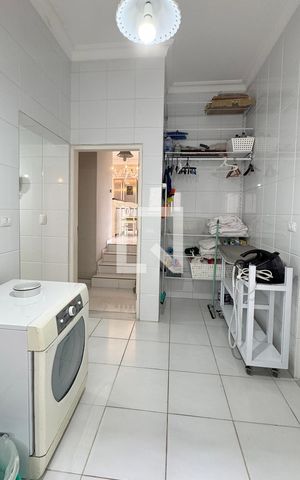 Casa de condomínio à venda com 614m², 4 quartos e 6 vagasÁrea de Serviço
