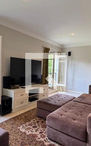 Casa de condomínio à venda com 614m², 4 quartos e 6 vagasSala de TV