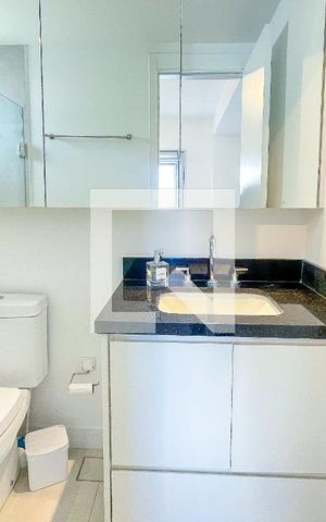 Apartamento à venda com 68m², 1 quarto e 1 vaga Apartamento à venda com 68m², 1 quarto e 1 vagaBanheiro da Suíte