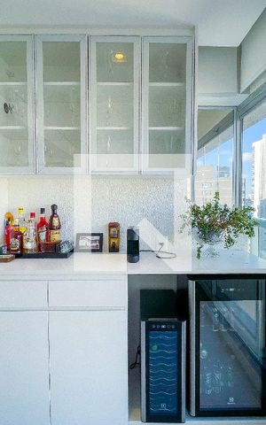Apartamento à venda com 68m², 1 quarto e 1 vaga Apartamento à venda com 68m², 1 quarto e 1 vagaVaranda