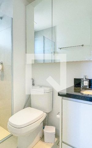 Apartamento à venda com 68m², 1 quarto e 1 vaga Apartamento à venda com 68m², 1 quarto e 1 vagaBanheiro da Suíte