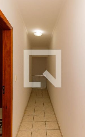 Casa à venda com 310m², 5 quartos e 7 vagas Casa à venda com 310m², 5 quartos e 7 vagasCasa 2 - Corredor