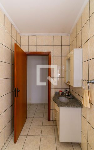 Casa à venda com 310m², 5 quartos e 7 vagas Casa à venda com 310m², 5 quartos e 7 vagasCasa 2 - Banheiro