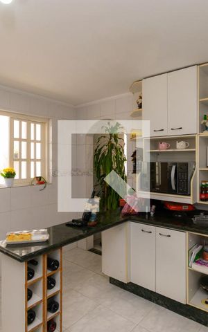 Casa à venda com 310m², 5 quartos e 7 vagas Casa à venda com 310m², 5 quartos e 7 vagasCozinha