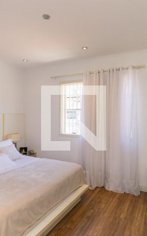 Casa à venda com 310m², 5 quartos e 7 vagas Casa à venda com 310m², 5 quartos e 7 vagasQuarto 1