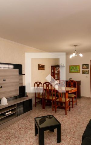 Casa à venda com 310m², 5 quartos e 7 vagas Casa à venda com 310m², 5 quartos e 7 vagasCasa 2 - Sala