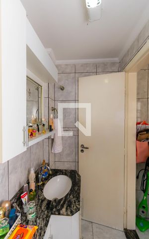 Casa à venda com 310m², 5 quartos e 7 vagas Casa à venda com 310m², 5 quartos e 7 vagasBanheiro de Serviço