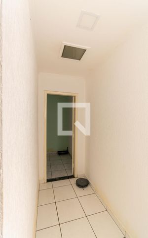 Casa à venda com 310m², 5 quartos e 7 vagas Casa à venda com 310m², 5 quartos e 7 vagasCorredor
