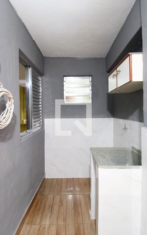 Casa para alugar com 70m², 2 quartos e sem vagaÁrea de Serviço