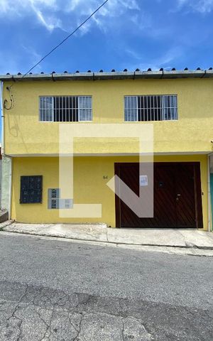 Casa para alugar com 70m², 2 quartos e sem vaga Casa para alugar com 70m², 2 quartos e sem vagaFachada com plaquinha