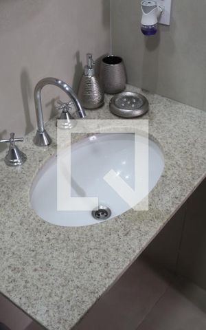 Apartamento à venda com 62m², 2 quartos e 1 vagaBanheiro da Suíte 1
