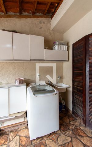 Casa à venda com 128m², 3 quartos e 1 vaga Casa à venda com 128m², 3 quartos e 1 vagaÁrea de Serviço