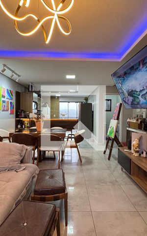 Casa à venda com 110m², 3 quartos e 3 vagas Casa à venda com 110m², 3 quartos e 3 vagasSala
