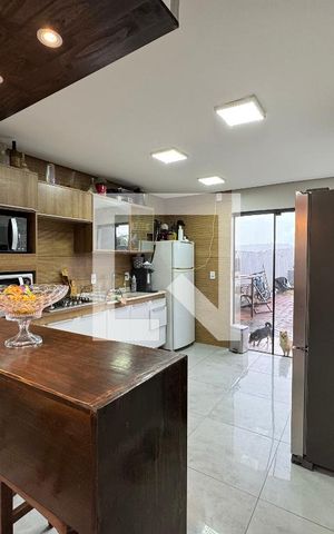 Casa à venda com 110m², 3 quartos e 3 vagas Casa à venda com 110m², 3 quartos e 3 vagasCopa