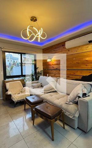 Casa à venda com 110m², 3 quartos e 3 vagas Casa à venda com 110m², 3 quartos e 3 vagasSala