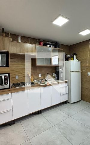 Casa à venda com 110m², 3 quartos e 3 vagas Casa à venda com 110m², 3 quartos e 3 vagasCozinha
