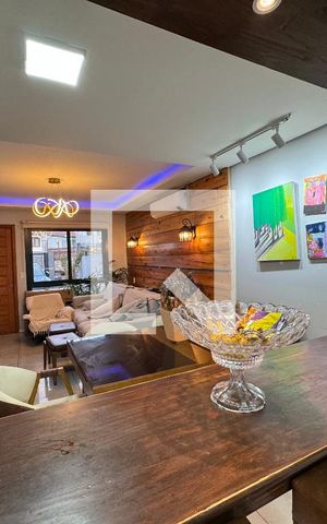 Casa à venda com 110m², 3 quartos e 3 vagas Casa à venda com 110m², 3 quartos e 3 vagasSala