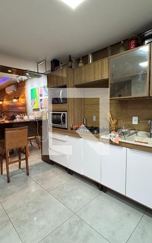 Casa à venda com 110m², 3 quartos e 3 vagas Casa à venda com 110m², 3 quartos e 3 vagasCozinha