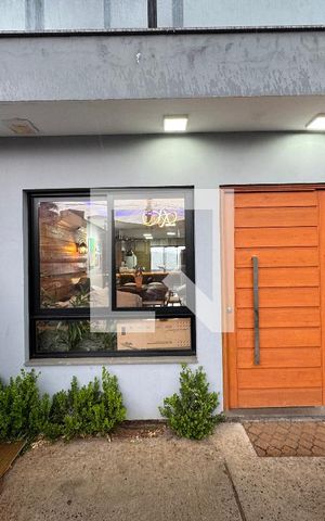 Casa à venda com 110m², 3 quartos e 3 vagas Casa à venda com 110m², 3 quartos e 3 vagasFachada
