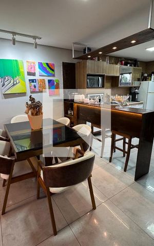Casa à venda com 110m², 3 quartos e 3 vagas Casa à venda com 110m², 3 quartos e 3 vagasCopa