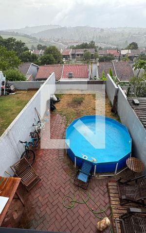 Casa à venda com 110m², 3 quartos e 3 vagas Casa à venda com 110m², 3 quartos e 3 vagasVista