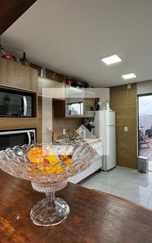 Casa à venda com 110m², 3 quartos e 3 vagas Casa à venda com 110m², 3 quartos e 3 vagasCopa
