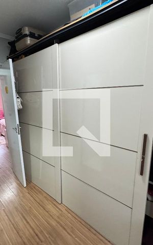 Casa à venda com 110m², 3 quartos e 3 vagas Casa à venda com 110m², 3 quartos e 3 vagasCloset