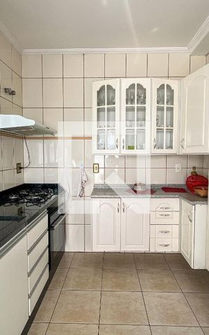 Casa à venda com 466m², 5 quartos e 8 vagas Casa à venda com 466m², 5 quartos e 8 vagasCozinha