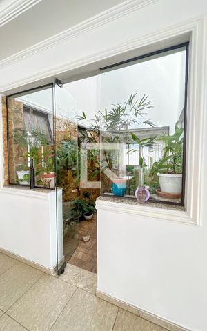 Casa à venda com 466m², 5 quartos e 8 vagas Casa à venda com 466m², 5 quartos e 8 vagasJardim de inverno