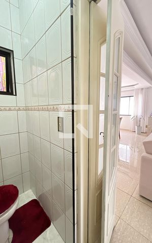 Casa à venda com 466m², 5 quartos e 8 vagas Casa à venda com 466m², 5 quartos e 8 vagasLavabo