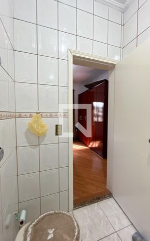 Casa à venda com 466m², 5 quartos e 8 vagas Casa à venda com 466m², 5 quartos e 8 vagasBanheiro da Suíte 3