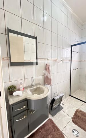 Casa à venda com 466m², 5 quartos e 8 vagas Casa à venda com 466m², 5 quartos e 8 vagasBanheiro da Suíte 1
