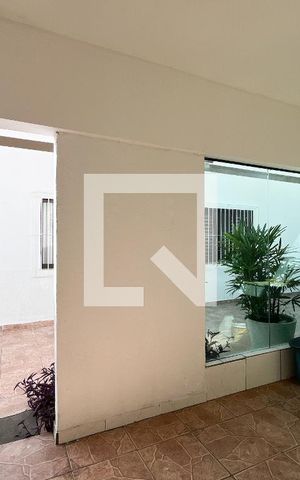 Casa à venda com 466m², 5 quartos e 8 vagas Casa à venda com 466m², 5 quartos e 8 vagasÁrea de Serviço