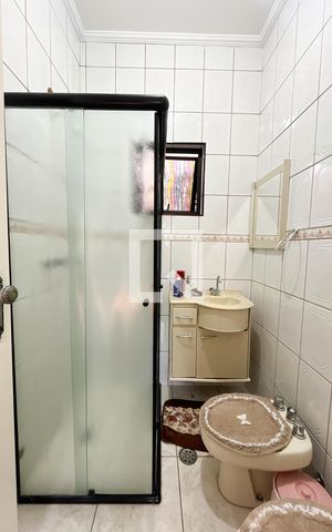 Casa à venda com 466m², 5 quartos e 8 vagas Casa à venda com 466m², 5 quartos e 8 vagasBanheiro da Suíte 3