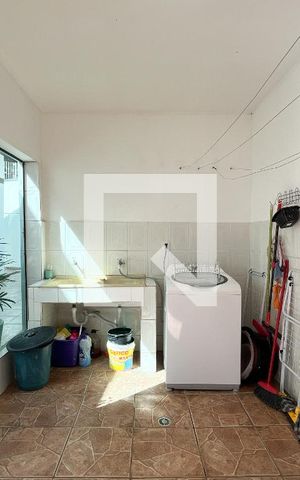 Casa à venda com 466m², 5 quartos e 8 vagas Casa à venda com 466m², 5 quartos e 8 vagasÁrea de Serviço
