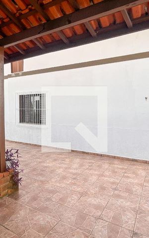 Casa à venda com 466m², 5 quartos e 8 vagas Casa à venda com 466m², 5 quartos e 8 vagasQuintal