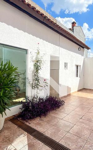 Casa à venda com 466m², 5 quartos e 8 vagas Casa à venda com 466m², 5 quartos e 8 vagasQuintal
