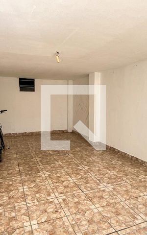 Casa à venda com 466m², 5 quartos e 8 vagas Casa à venda com 466m², 5 quartos e 8 vagasGaragem