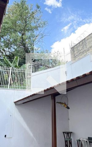 Casa à venda com 466m², 5 quartos e 8 vagas Casa à venda com 466m², 5 quartos e 8 vagasQuintal