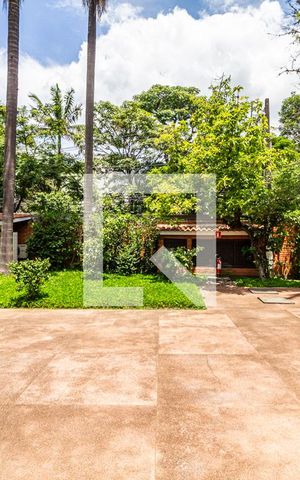 Casa à venda com 1355m², 4 quartos e NaN vagasQuintal